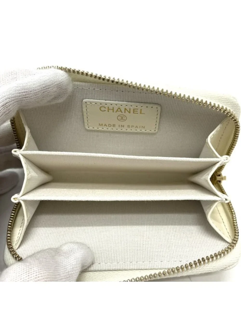 Chanel Coin Case Classic Zip Caviar Leather White